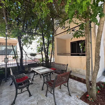 Astra Apartment