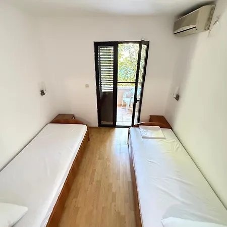 Astra Apartment