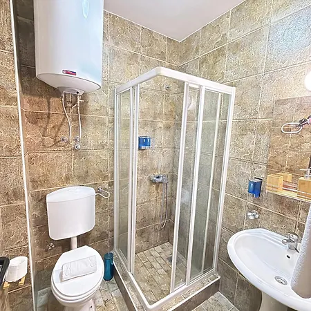 Astra Apartment *
